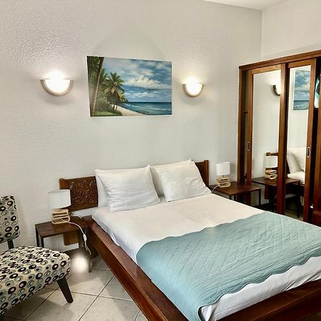 Hotel Residence Le Phoenix Сен-Пиер Екстериор снимка