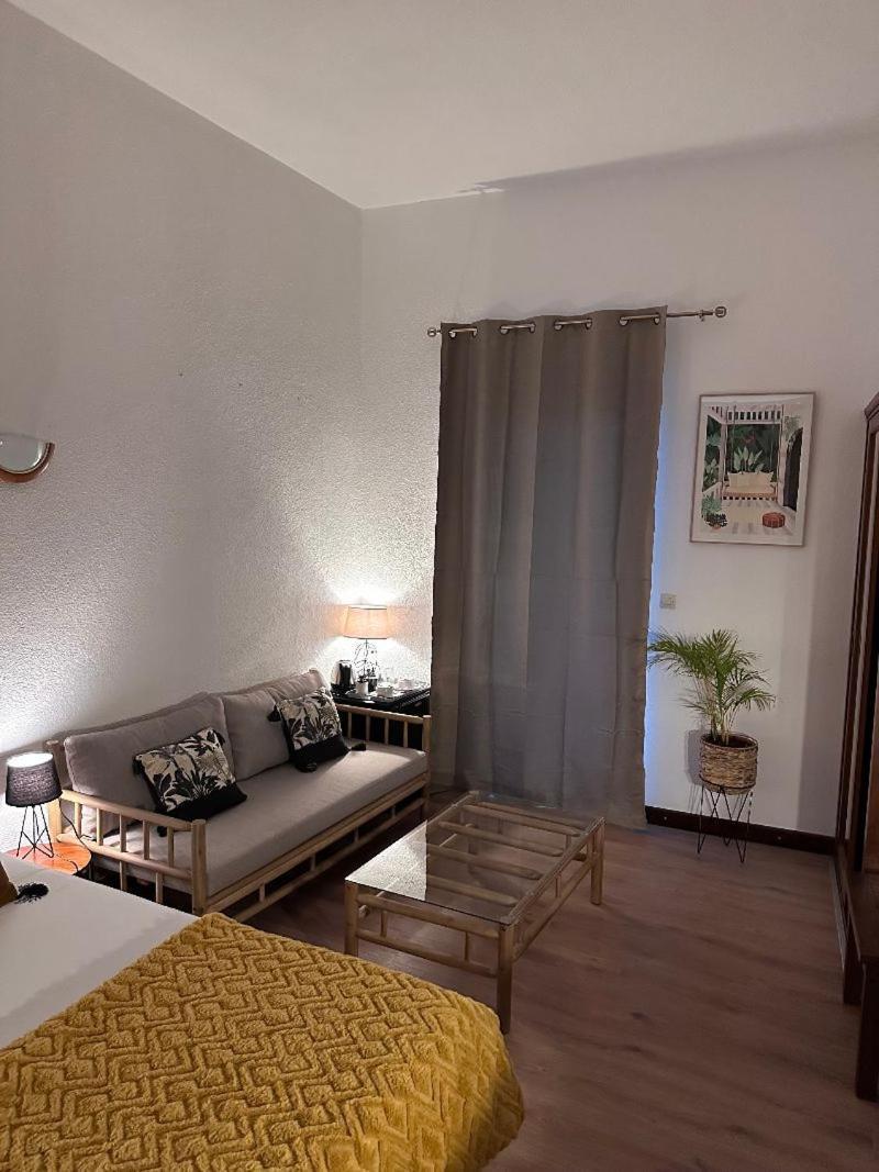 Hotel Residence Le Phoenix Сен-Пиер Екстериор снимка