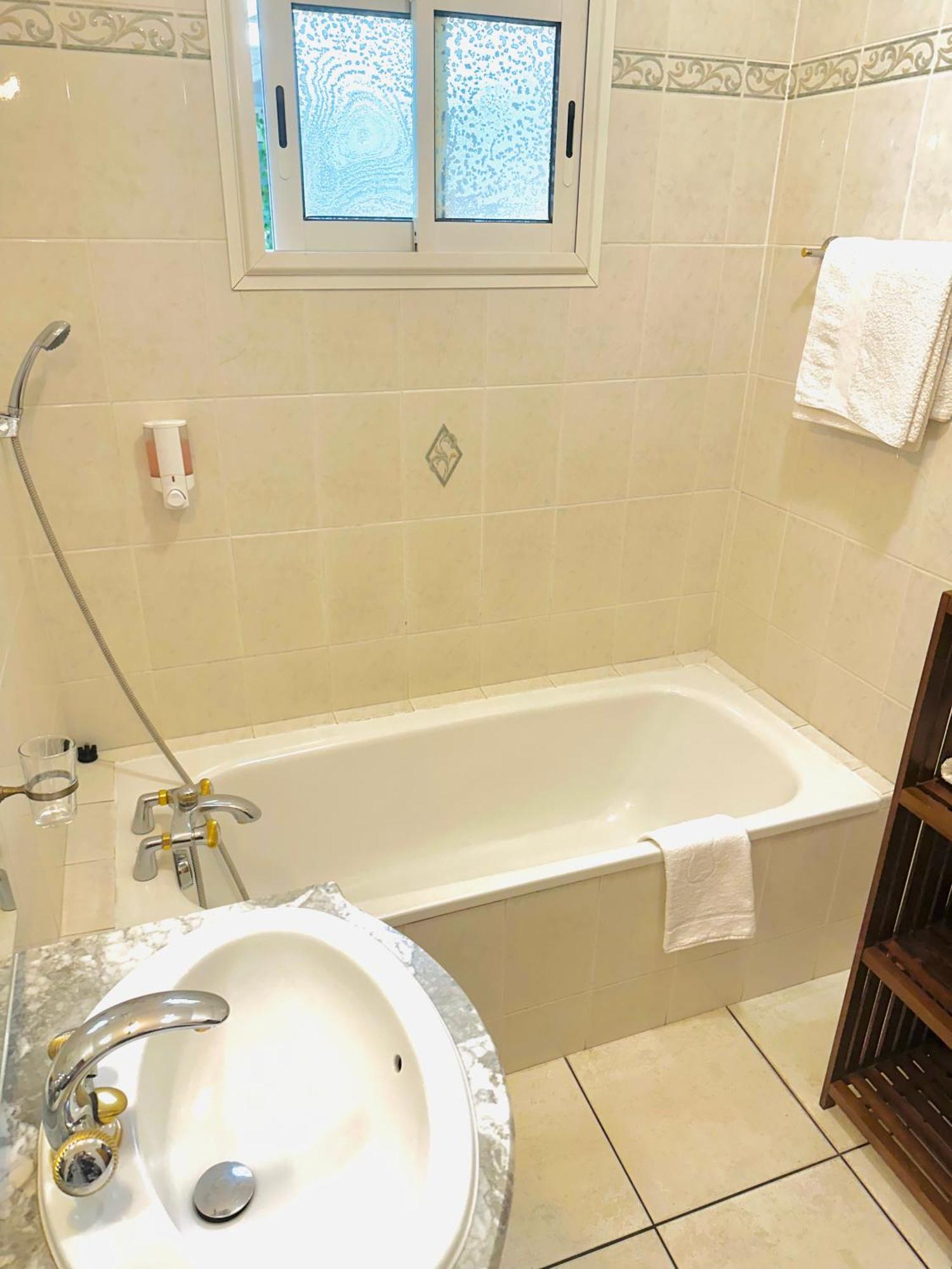 Hotel Residence Le Phoenix Сен-Пиер Екстериор снимка