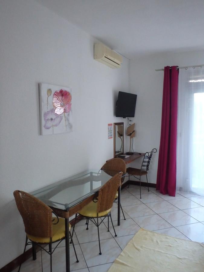 Hotel Residence Le Phoenix Сен-Пиер Екстериор снимка