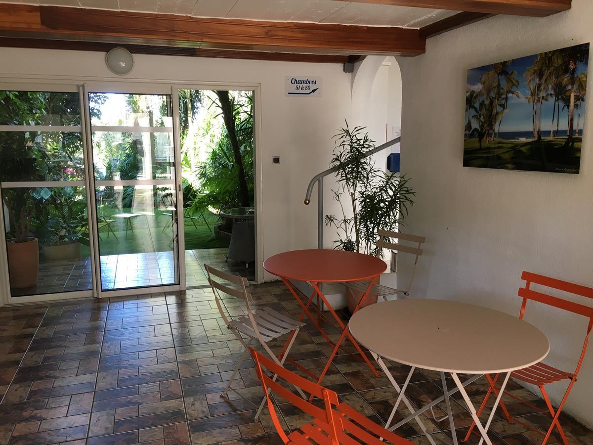 Hotel Residence Le Phoenix Сен-Пиер Екстериор снимка
